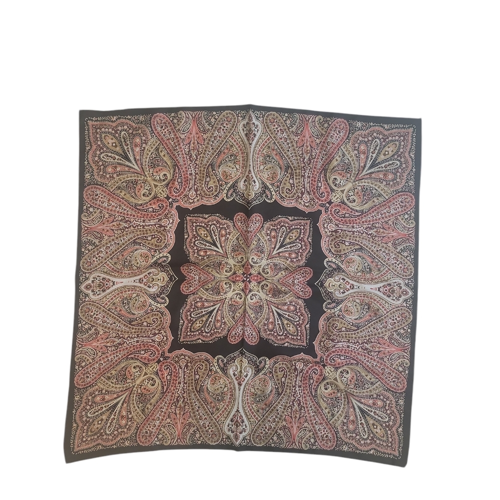 Casual Corner NWT‎ 100% Silk Geometric Print Womens Scraf/Wrap